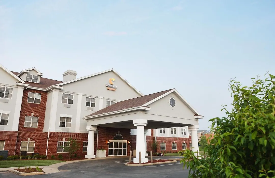 Comfort Suites Milwaukee Airport-1